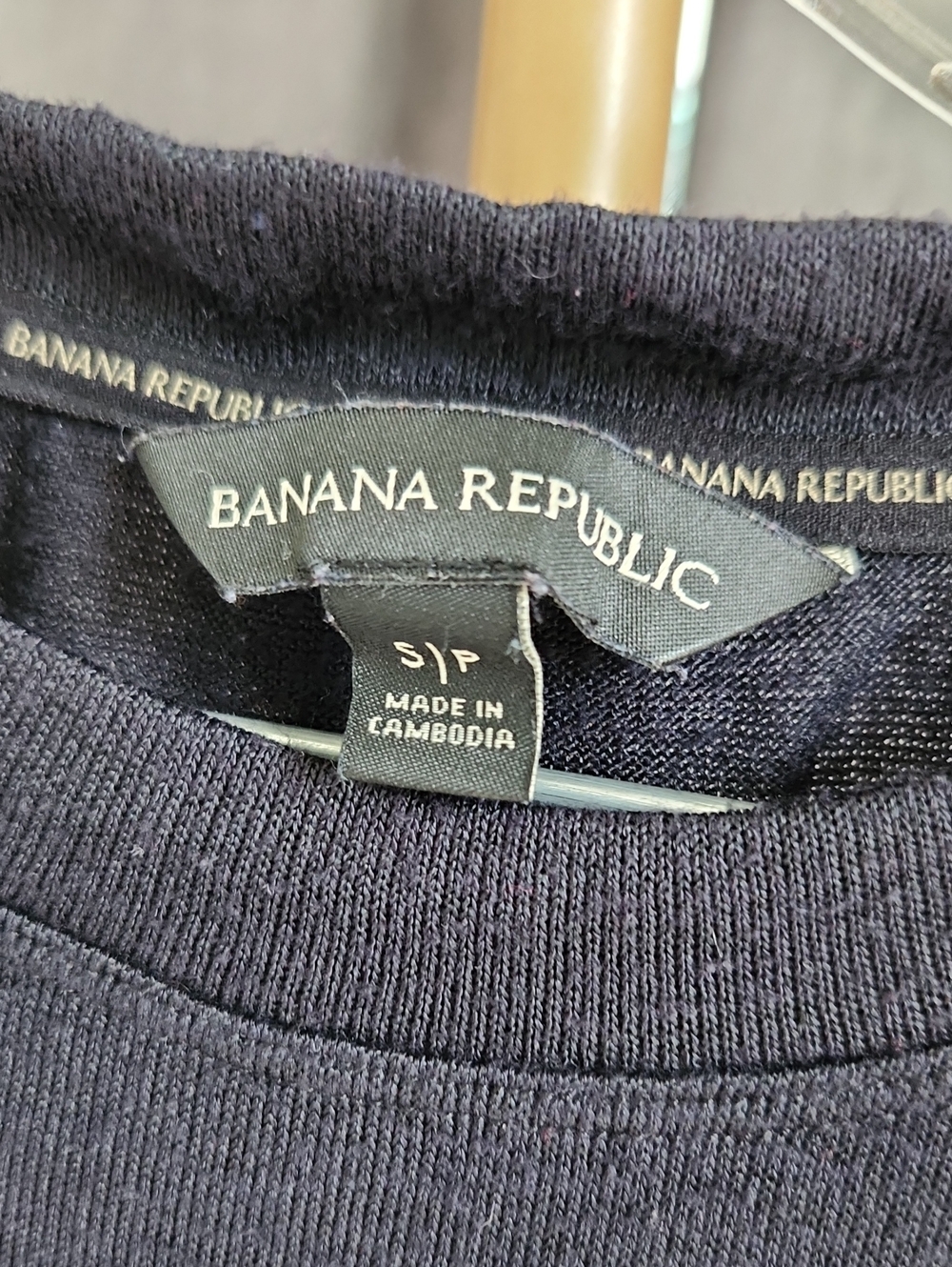 Banana Republic Black Long-Sleeve Crewneck Tee - Picture 2 of 5